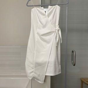 Forever 21 Strapless V Cut Dress, White, Size Medium